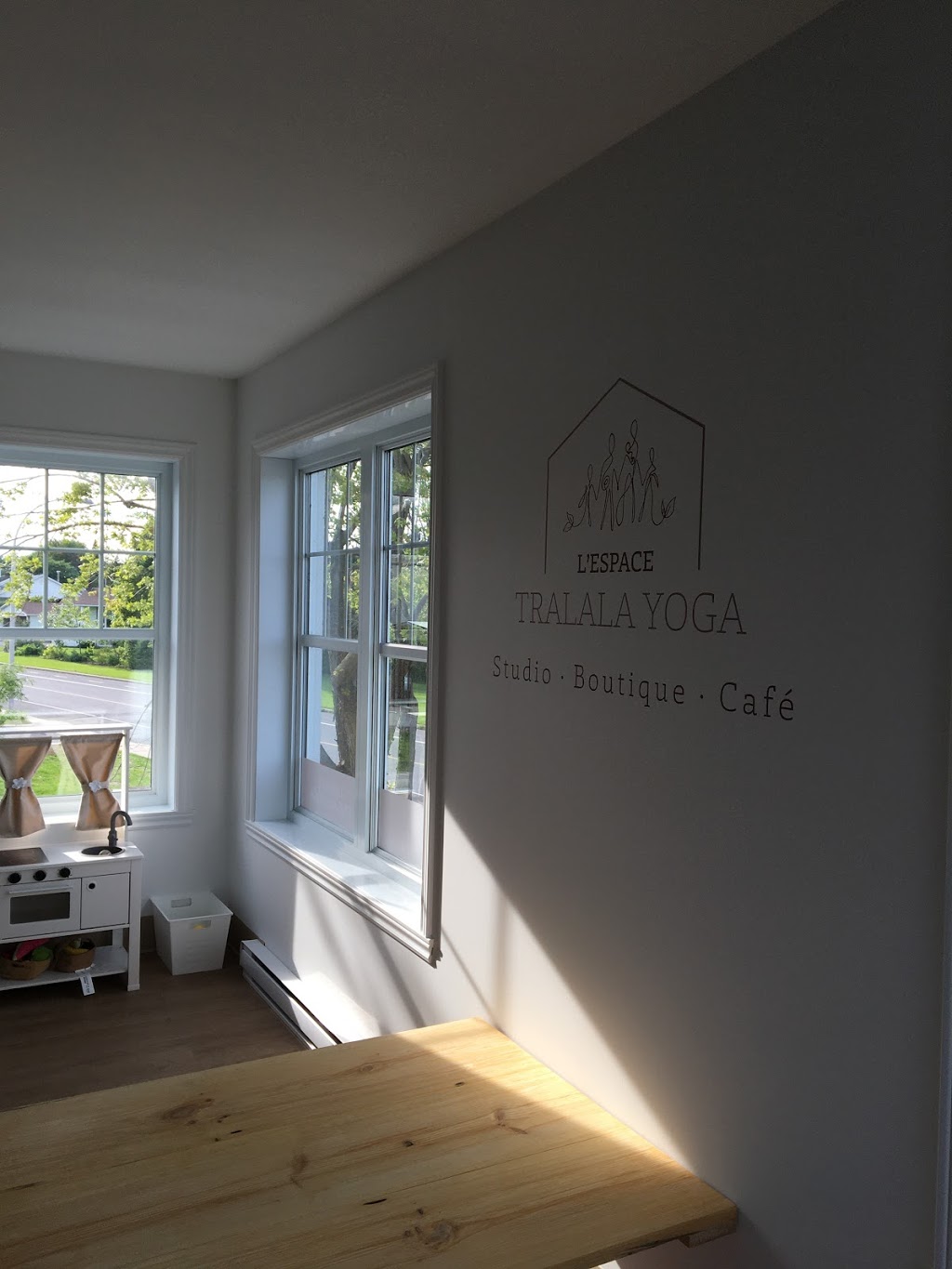 LEspace Tralala Yoga | 122 Rue Jean-Talon Local 301, Saint-Jean-sur-Richelieu, QC J2W 1N7, Canada | Phone: (514) 804-5520