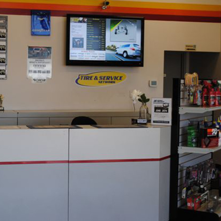 Beverly Tire & Auto | 290 Bleams Rd, Kitchener, ON N2C 2K6, Canada | Phone: (519) 748-5048