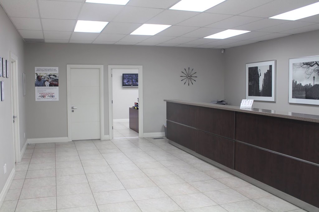 Hwy 7 Auto Collision | 300 Signet Dr, North York, ON M9L 1V2, Canada | Phone: (416) 748-1824