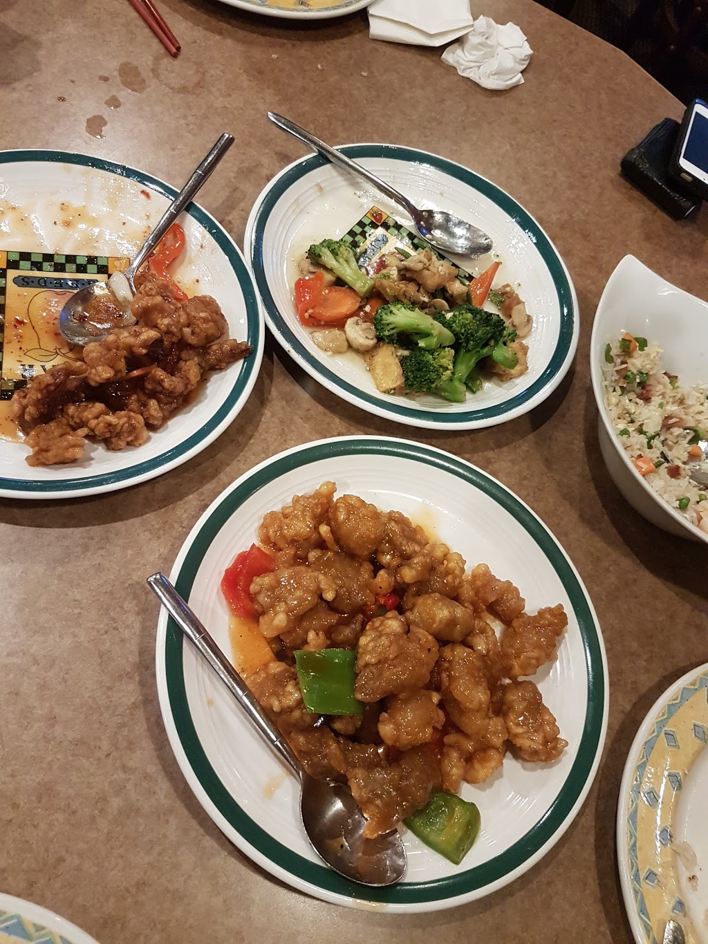 Lee Garden Restaurant | 8404 182 St NW, Edmonton, AB T5T 1T7, Canada | Phone: (780) 444-0888