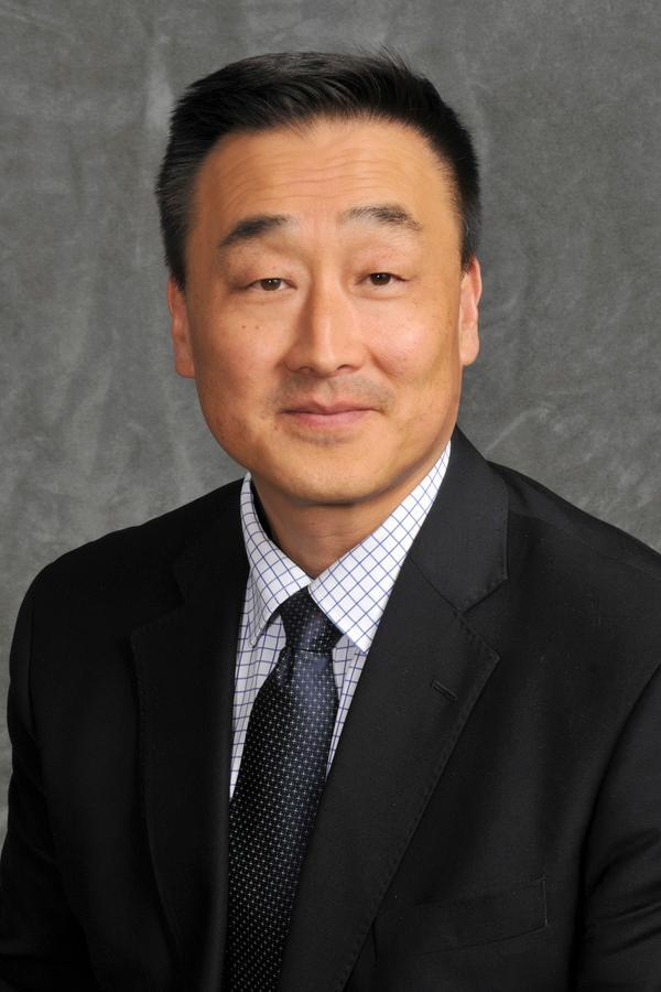 Edward Jones - Financial Advisor: Yong Kim | 511 Maple Grove Dr #39, Oakville, ON L6J 4W3, Canada | Phone: (905) 338-6161