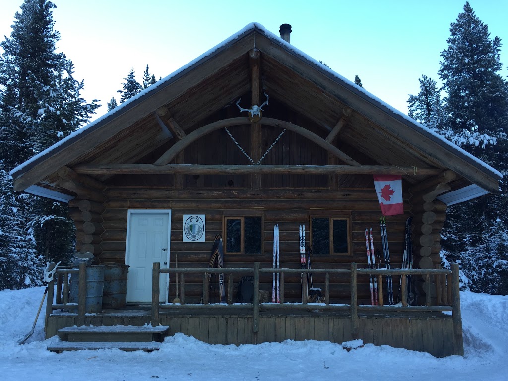 Elk Lake Cabin | Elk Pass, East Kootenay A, BC V0B 1H0, Canada | Phone: (403) 678-3200