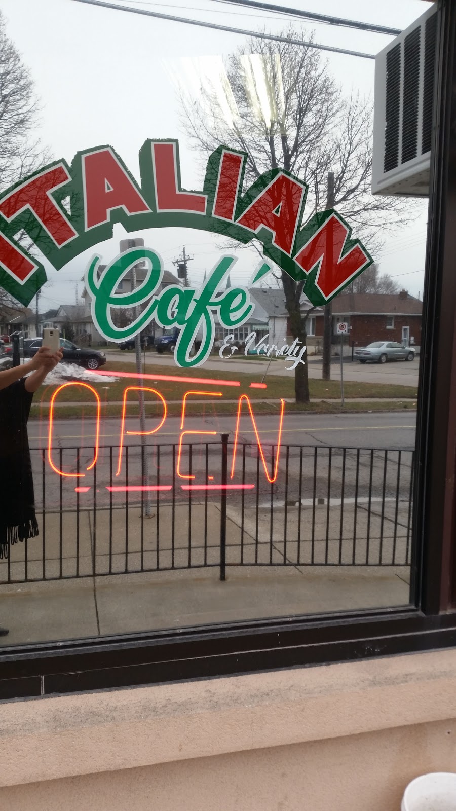 Italian Cafe | 88 Facer St, St. Catharines, ON L2M 5J5, Canada | Phone: (905) 938-9192