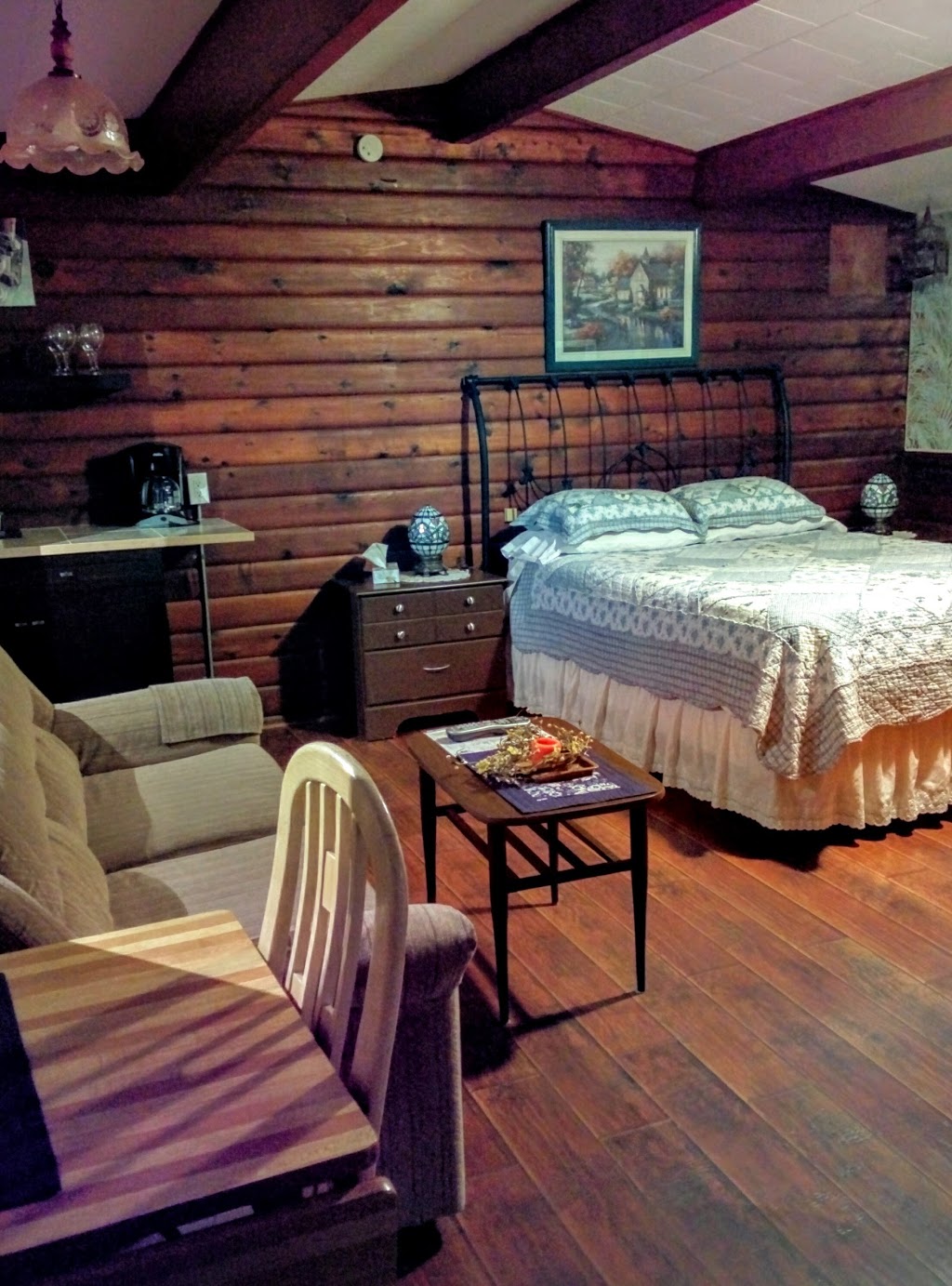 The Cedars Motel | 1210 Paradise Ave, Sicamous, BC V0E 2V0, Canada | Phone: (250) 836-3175