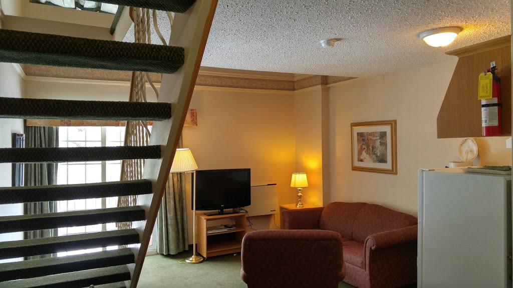 Travelodge by Wyndham Wasaga Beach | 1080 Mosley St, Wasaga Beach, ON L9Z 2G1, Canada | Phone: (705) 429-4411