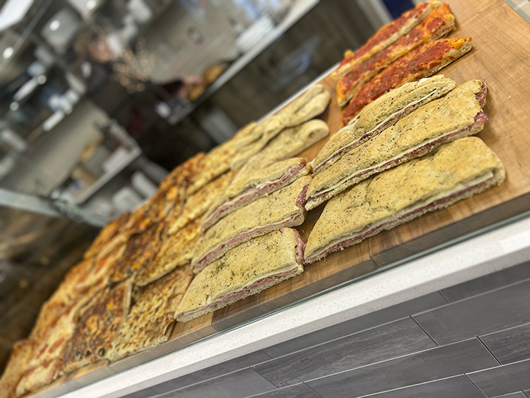 The Valley Italian Bakery & Eatery | 28 Queen St N, Bolton, ON L7E 1B9, Canada | Phone: (905) 951-6779