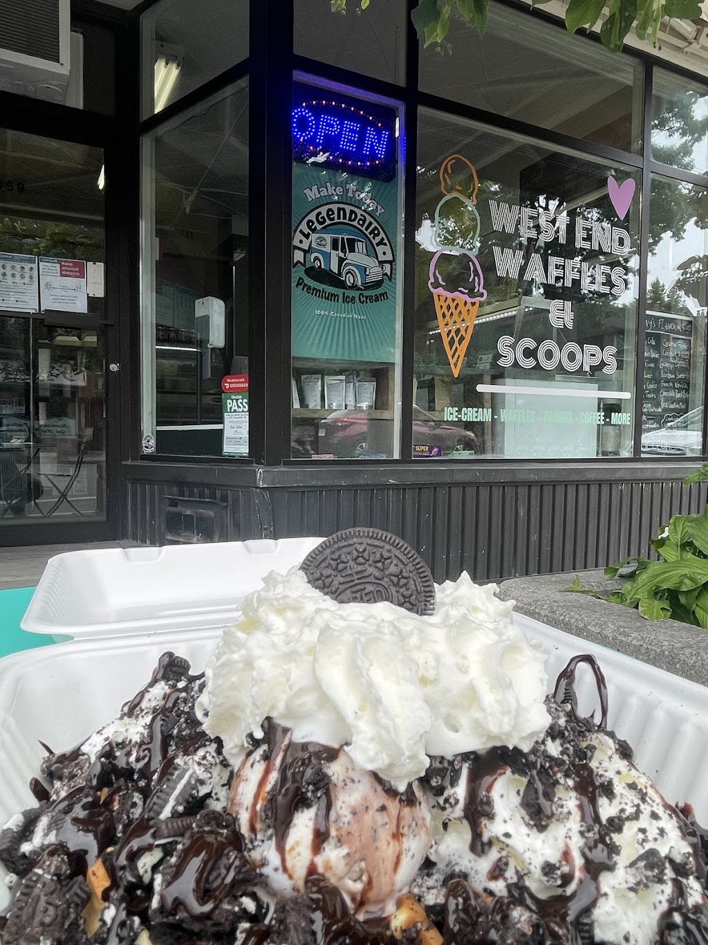 West End Waffles and Scoops | 499 Runnymede Rd, Toronto, ON M6S 2Z6, Canada | Phone: (416) 809-4628