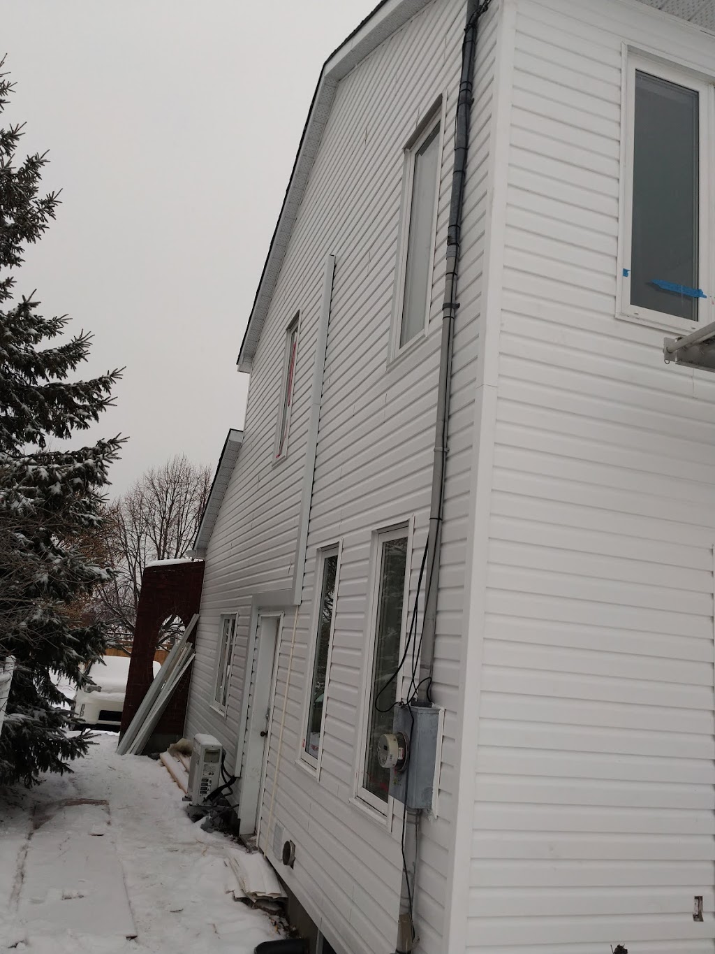 Rénovation m latourelle | 404 des, Rue des Oblats, Maniwaki, QC J9E 1G7, Canada | Phone: (514) 475-4099