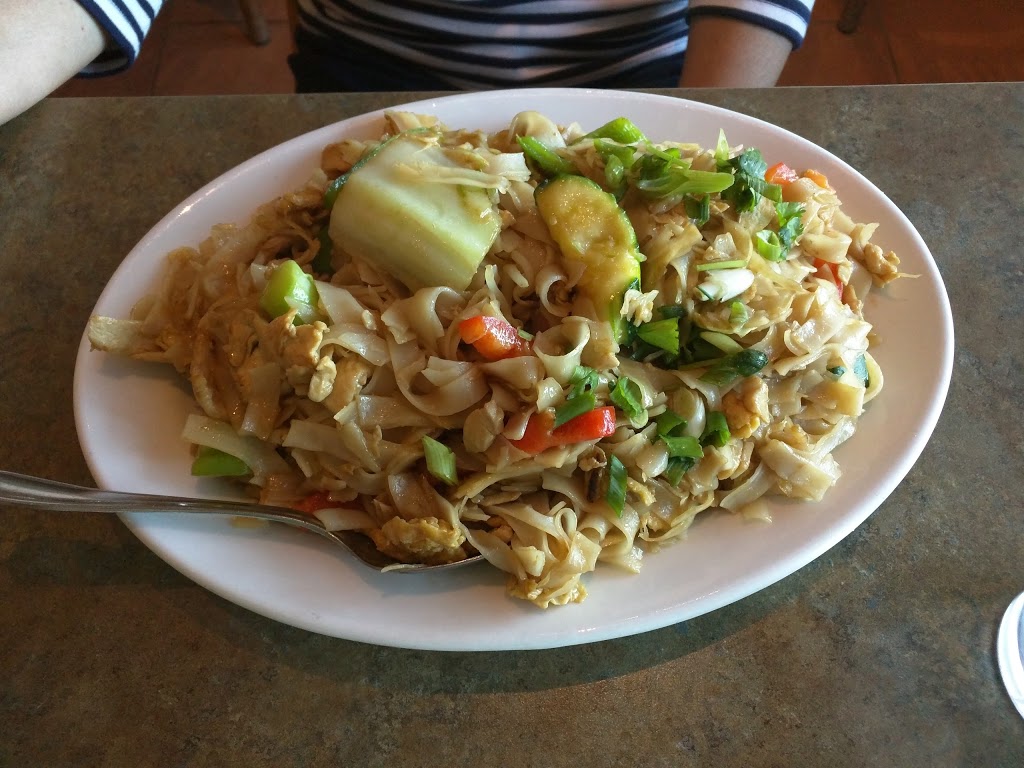 Thai Bamboo Restaurant | 61 King St, Barrie, ON L4N 6B5, Canada | Phone: (705) 739-6777