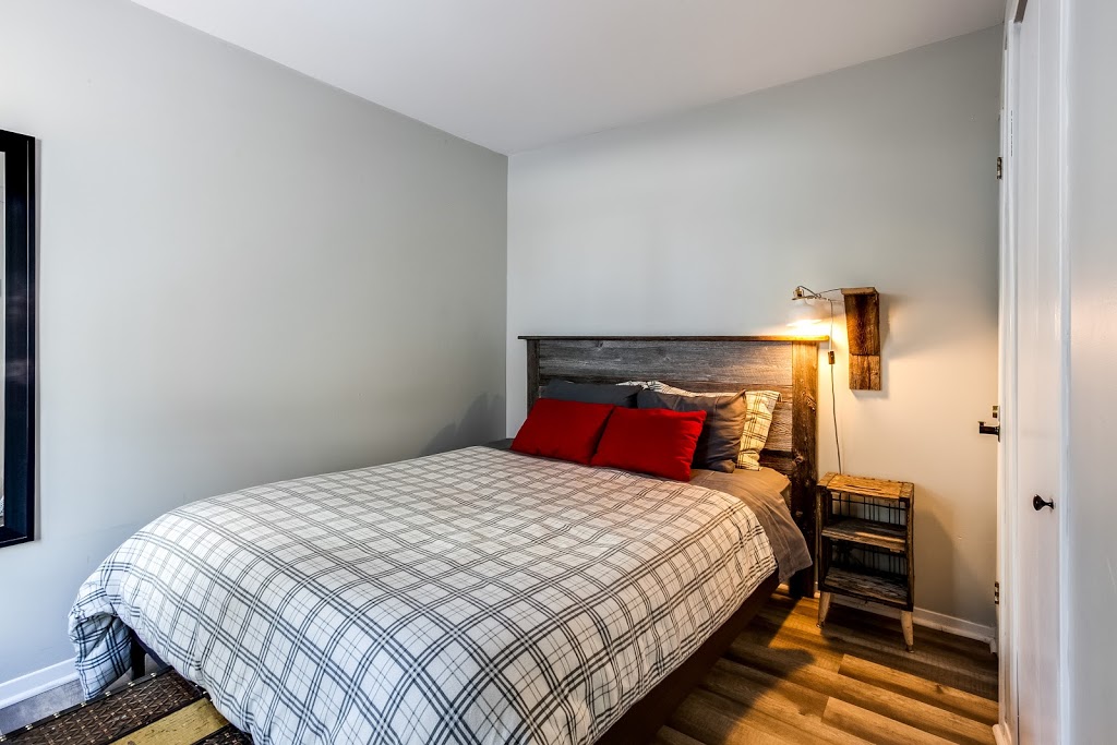 Le Chic-Shack Condos Mont-Tremblant | 133-2137 Chemin au Pied de la Montagne, Mont-Tremblant, QC J8E 3M2, Canada | Phone: (514) 437-4000