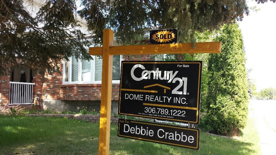 Debbie Crabbe - Century 21 Dome Reaty Inc. - REALTOR® | 4420 Albert St, Regina, SK S4S 6B4, Canada | Phone: (306) 790-3669