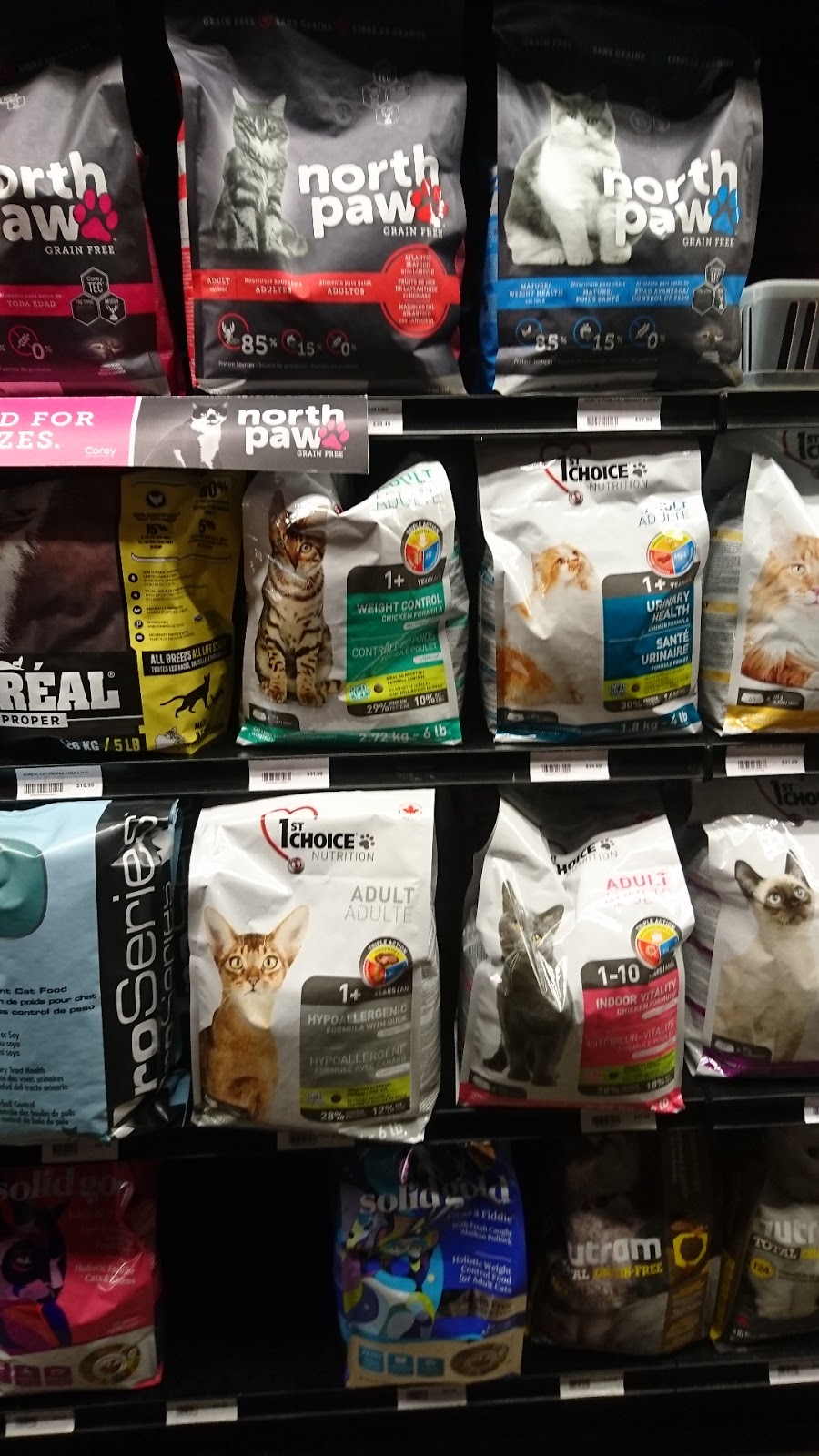 Global Pet Foods | Bloor & High Park, 2100 Bloor St W, Toronto, ON M6S 1M7, Canada | Phone: (416) 604-9272