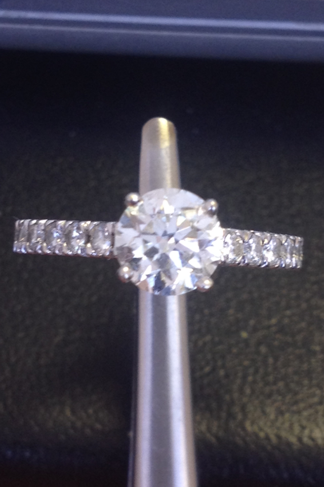 Capital Wholesale Diamonds | 1902 Robertson Rd #202, Nepean, ON K2H 5B8, Canada | Phone: (888) 226-0886