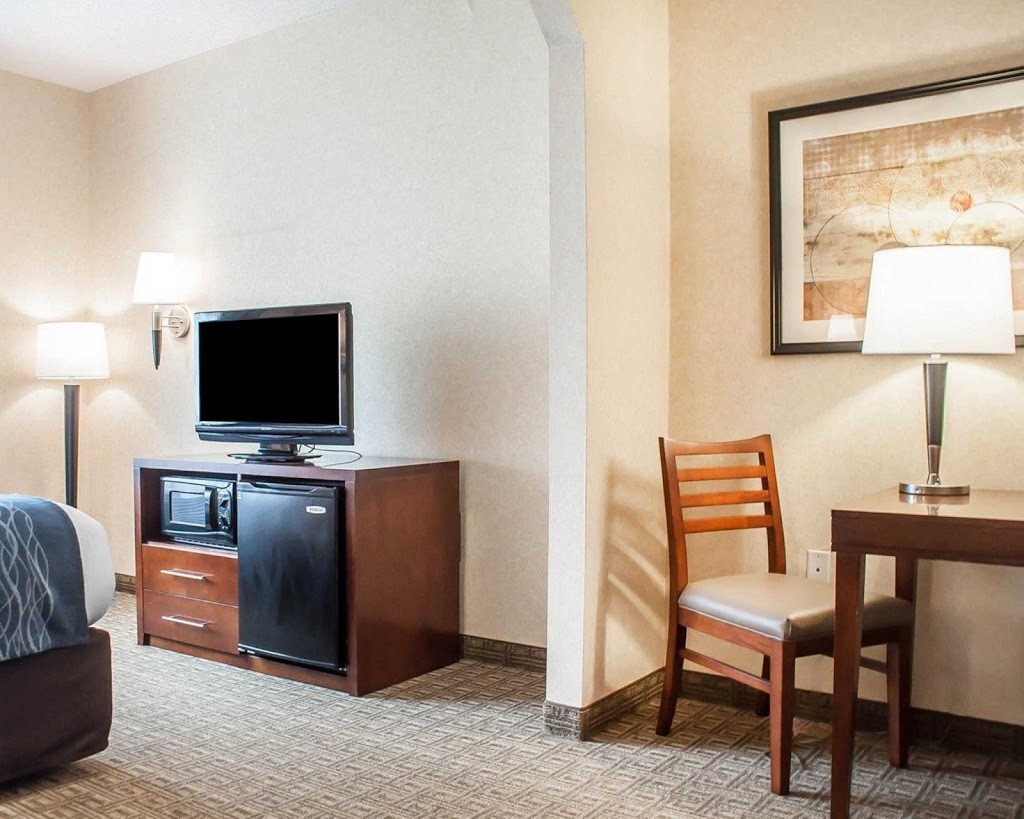 Comfort Inn & Suites | 3615 Commerce Pl, Hamburg, NY 14075, USA | Phone: (716) 648-2922