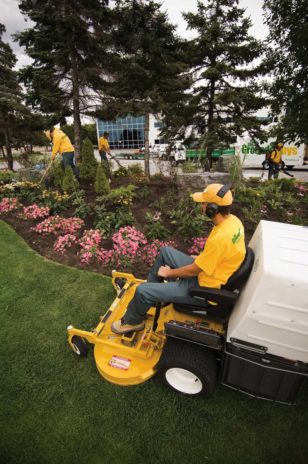 The Grounds Guys of Barrie | 39 Churchill Dr #3, Barrie, ON L4N 8Y2, Canada | Phone: (705) 990-1409