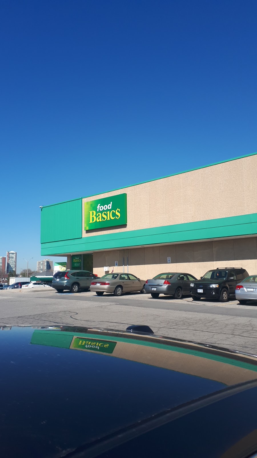 Food Basics | 377 Burnhamthorpe Rd E, Mississauga, ON L5A 3Y1, Canada | Phone: (905) 270-2143