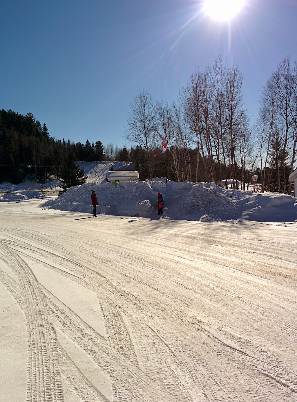 Motel de la Rivière | 3 Rue de la Rivière, La Tuque, QC G9X 4V9, Canada | Phone: (819) 523-2747