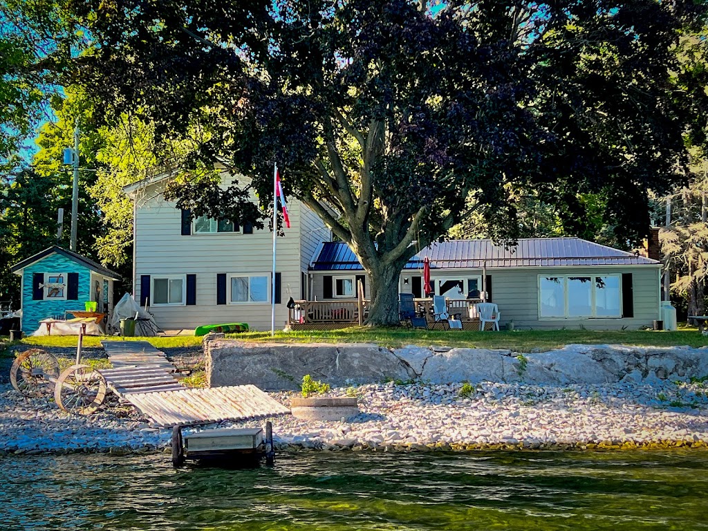 60 Bentons Lane | Waterfront Vacation Home, 60 Bentons Ln, Milford, ON K0K 2P0, Canada | Phone: (613) 661-4078