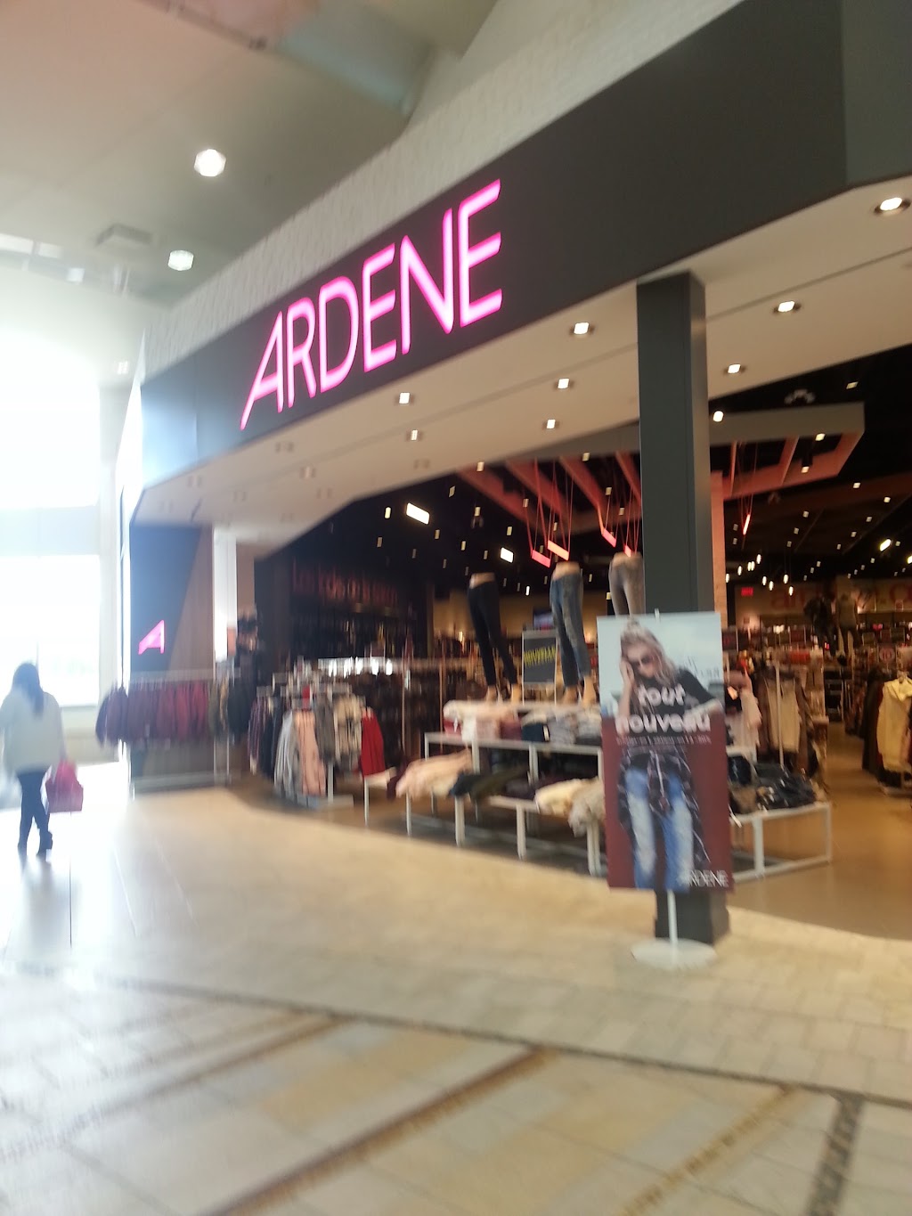 Ardene | 401 Boul Labelle M19, Rosemère, QC J7A 3T2, Canada | Phone: (450) 970-1489