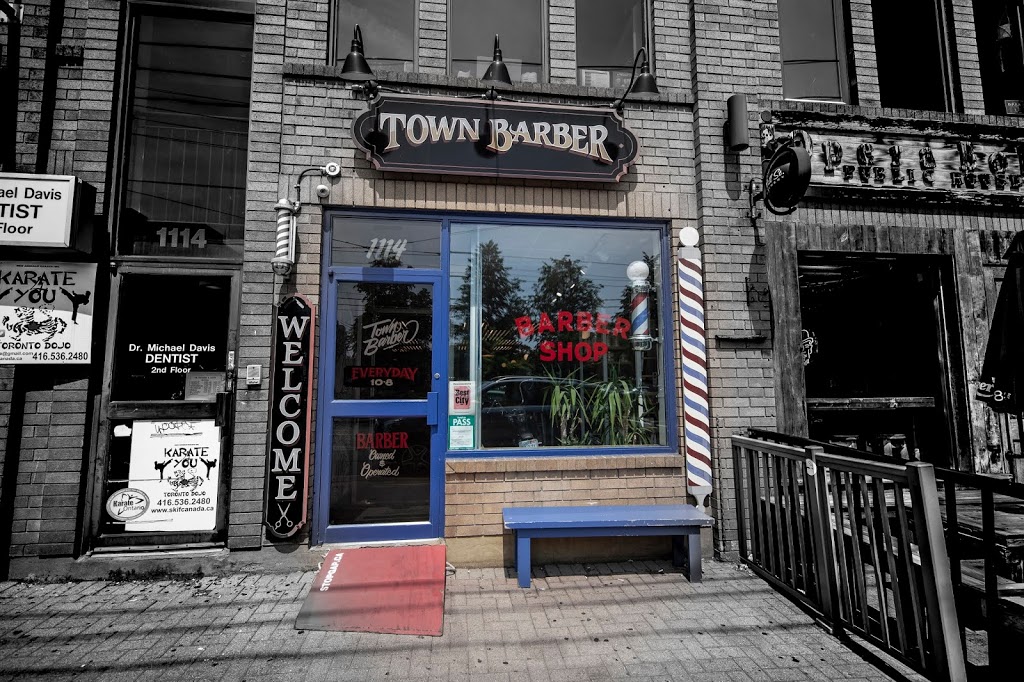 Town Barber | 1114 Dundas St W, Toronto, ON M6J 1X2, Canada | Phone: (416) 399-3499