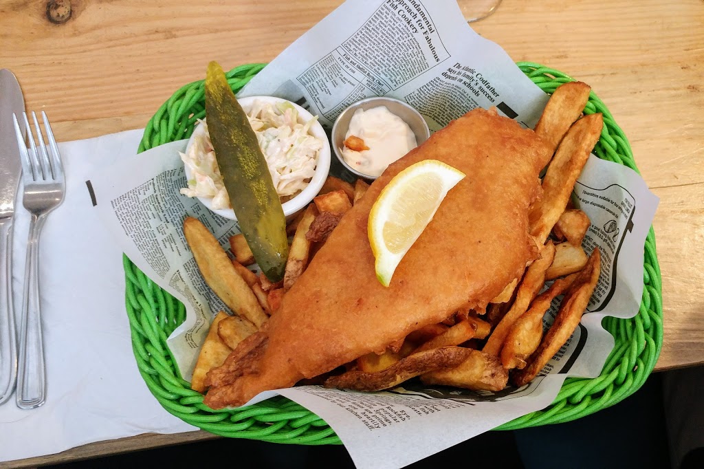Cats Fish & Chips | 319 St Laurent Blvd, Ottawa, ON K1K 2Z5, Canada | Phone: (613) 748-3474