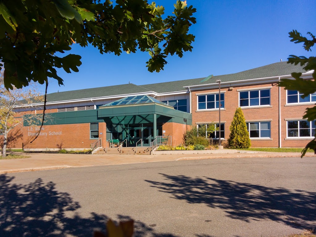 L.E. Shaw Elementary School | 486 Oak Island Rd, Avonport, NS B0P 1B0, Canada | Phone: (902) 542-6900
