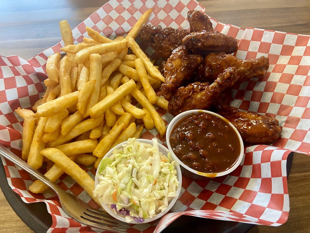 Big Bone BBQ & Wicked Wings | 244 Governors Rd, Hamilton, ON L9H 3L4, Canada | Phone: (905) 627-2663