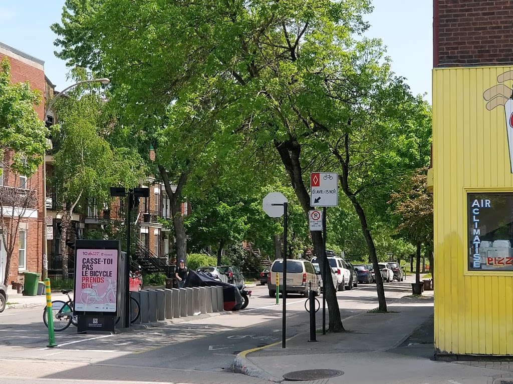 Station de vélo Bixi 6700 | 4266 Rue Sainte-Catherine E, Montréal, QC H1V 1X6, Canada