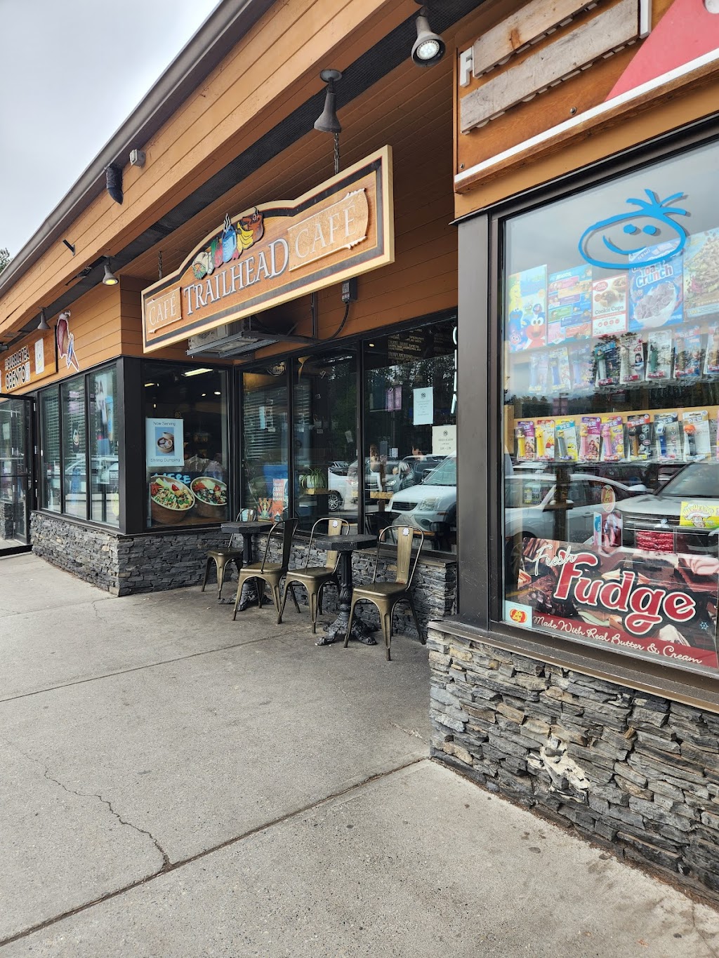 Trailhead Cafe | 101 Lake Louise Dr, Lake Louise, AB T0L 1E0, Canada | Phone: (403) 522-2006