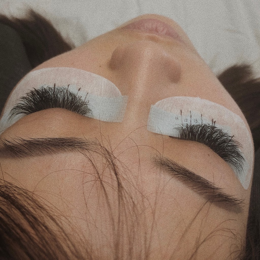 NY Lashes | 1065 Barclay Cir, Milton, ON L9T 5W3, Canada | Phone: (416) 885-6994