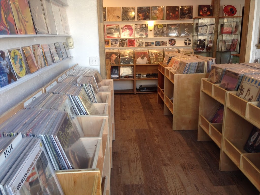 Royal Cat Records | 21 Macdonell St, Guelph, ON N1H 2Z3, Canada | Phone: (519) 821-7442