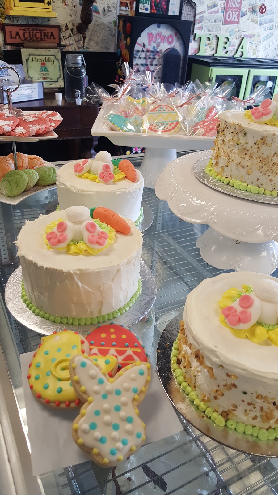 Picadilly Cakery | 965 Dundas St W, Whitby, ON L1P 1G8, Canada | Phone: (905) 430-2777