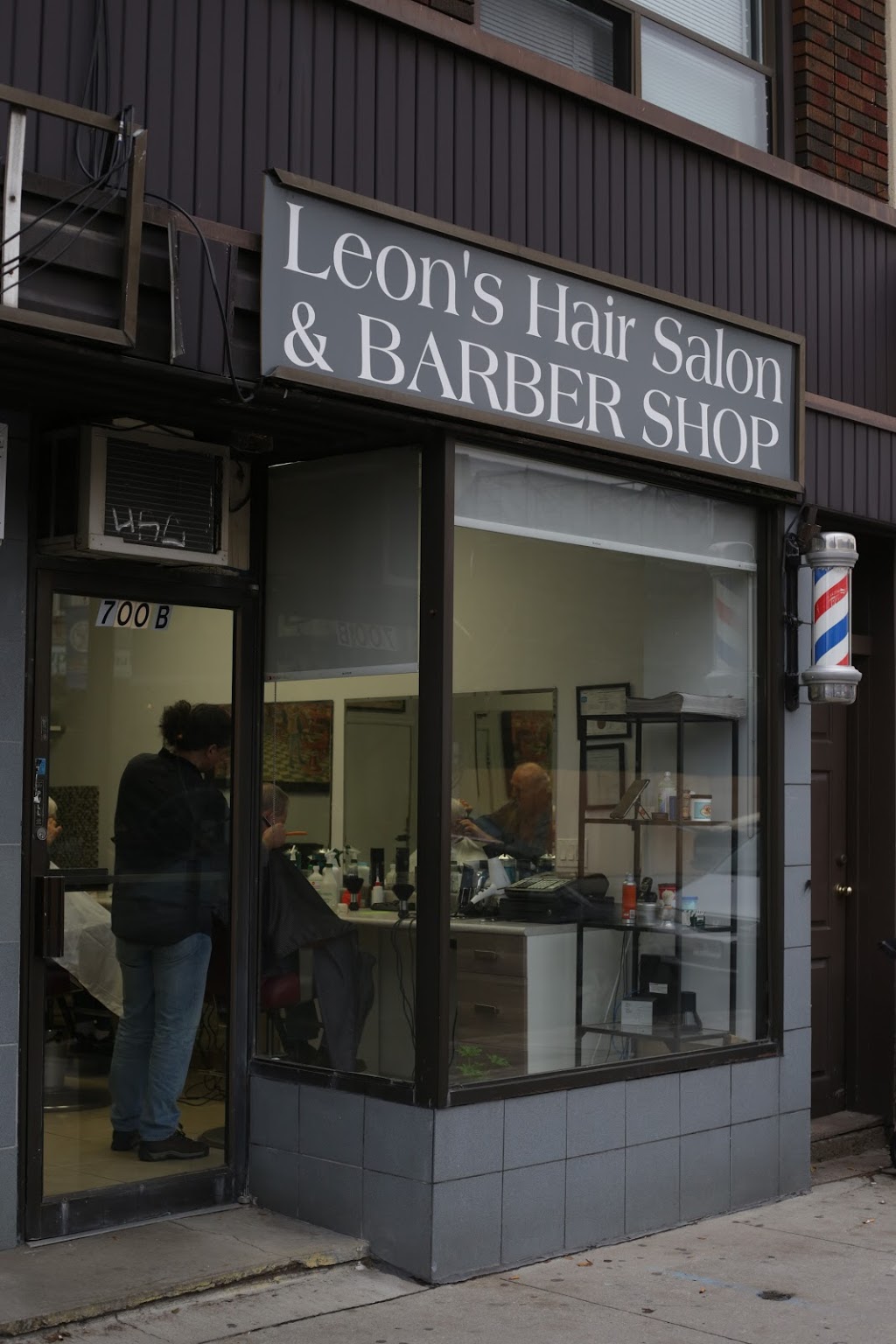 Leons Hair Salon & Barber Shop | 700 Danforth Ave, Toronto, ON M4J 1L1, Canada | Phone: (416) 461-3080