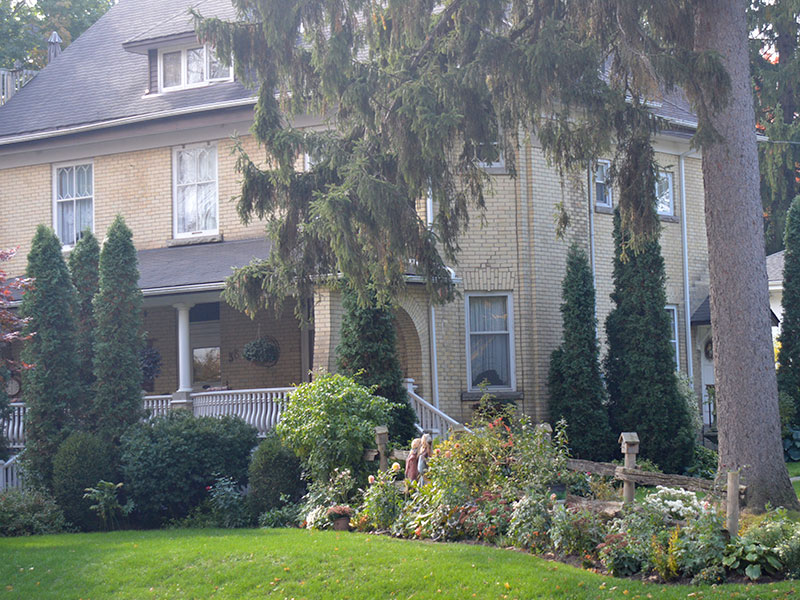 A Patch of Heaven B & B | 36 Waterloo St N, Stratford, ON N5A 5H5, Canada | Phone: (519) 273-2672