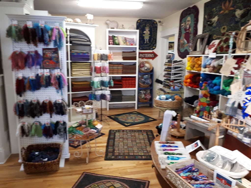 Encompassing Designs Rug Hooking Studio | 498 Main St, Mahone Bay, NS B0J 2E0, Canada | Phone: (902) 624-0370