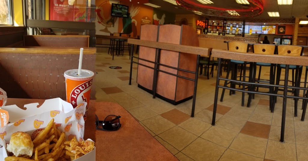 Popeyes Chicken & Biscuits | 1975 Weston Rd, York, ON M9N 1W8, Canada | Phone: (416) 614-8686