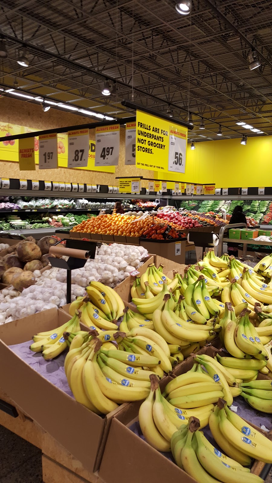 Spataros No Frills | 8990 Chinguacousy Rd, Brampton, ON L6Y 5X6, Canada | Phone: (866) 987-6453