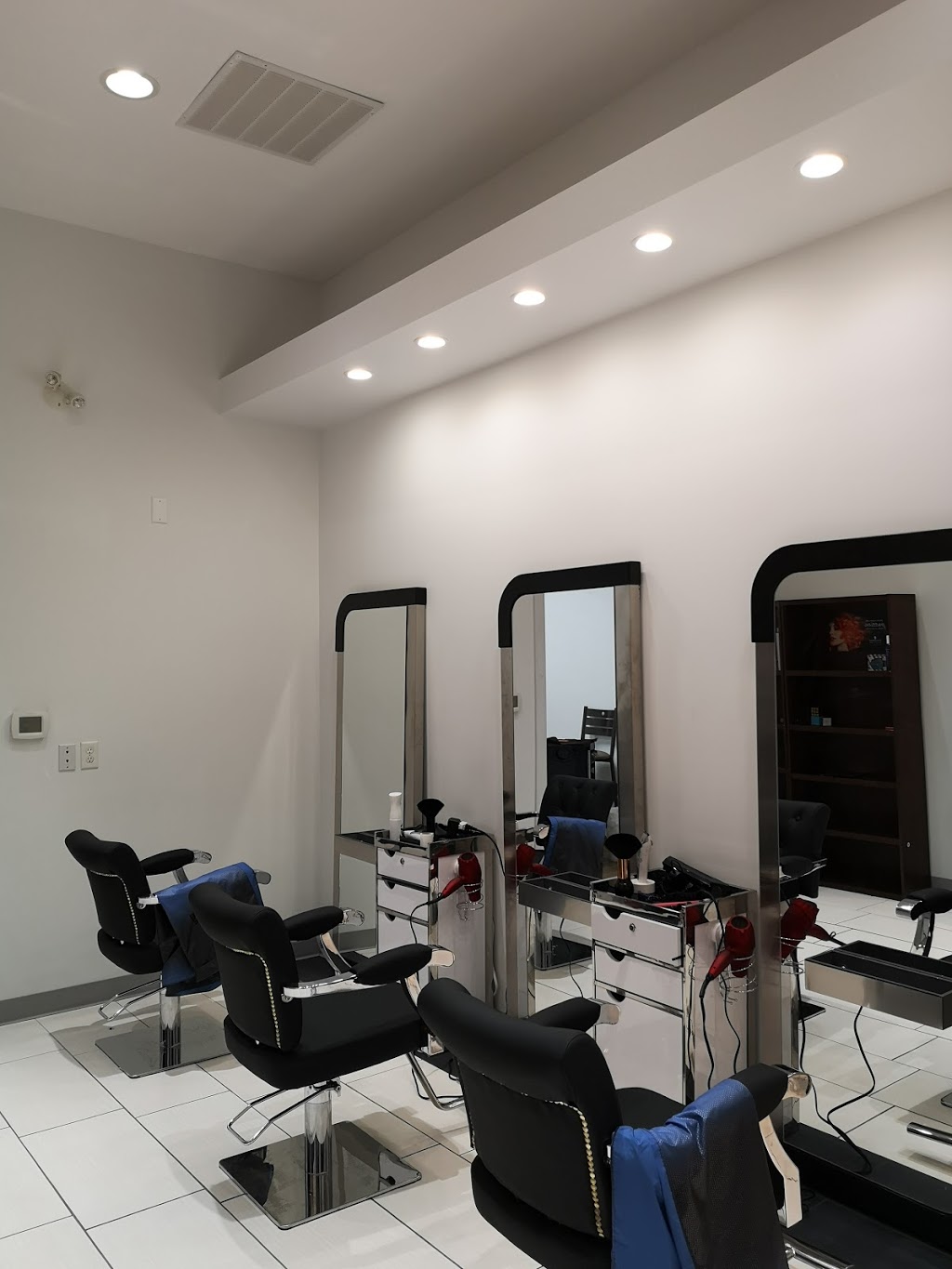 T&J Hair Studio | 114-1940 Kane Rd, Kelowna, BC V1V 2J9, Canada | Phone: (778) 478-1688