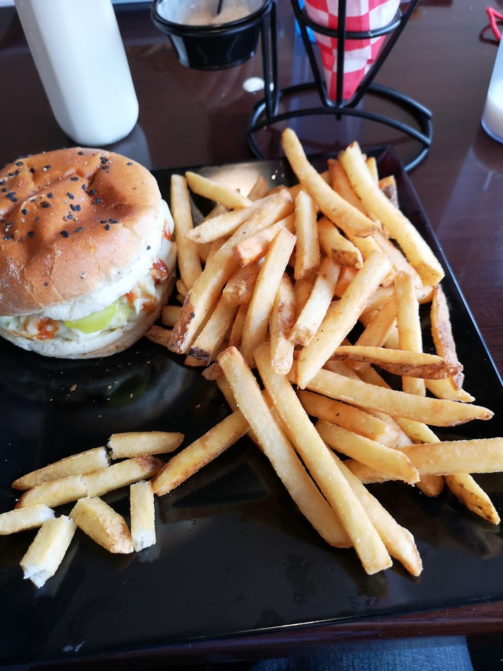 Classic Burger | 280 Main St, Moncton, NB E1C 1B9, Canada | Phone: (506) 382-6498