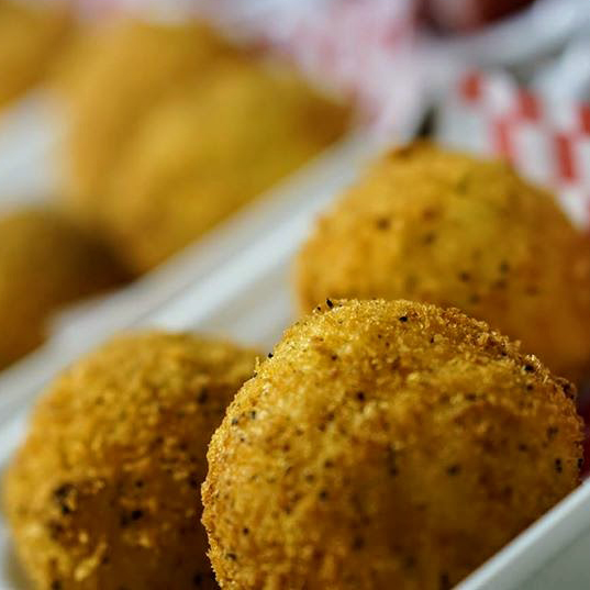 The Arancini Company @ Domenics Italian Eatery | 2388 Fairview St #5, Burlington, ON L7R 2E4, Canada | Phone: (289) 337-9492