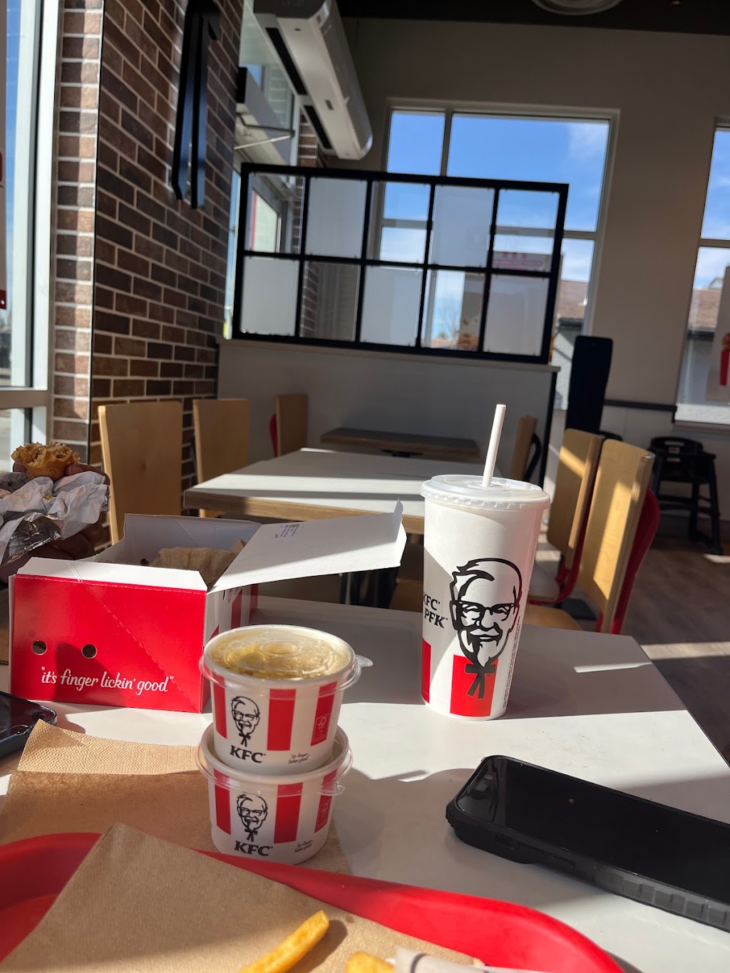 KFC | 5236 45 St, Lacombe, AB T4L 2A1, Canada | Phone: (403) 754-4823