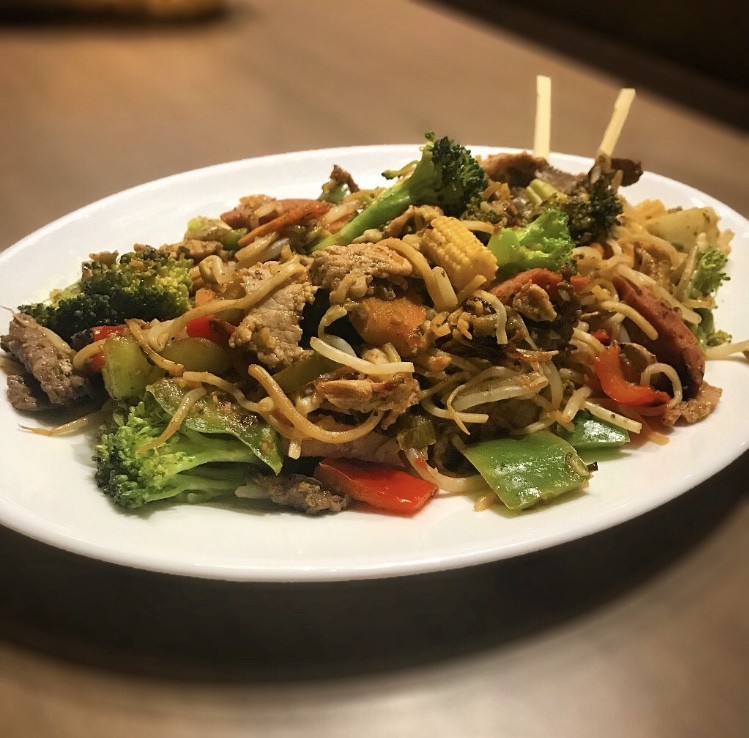 Mongolian Village Grill East | 1980 Ogilvie Rd, Gloucester, ON K1J 9L3, Canada | Phone: (613) 746-7287