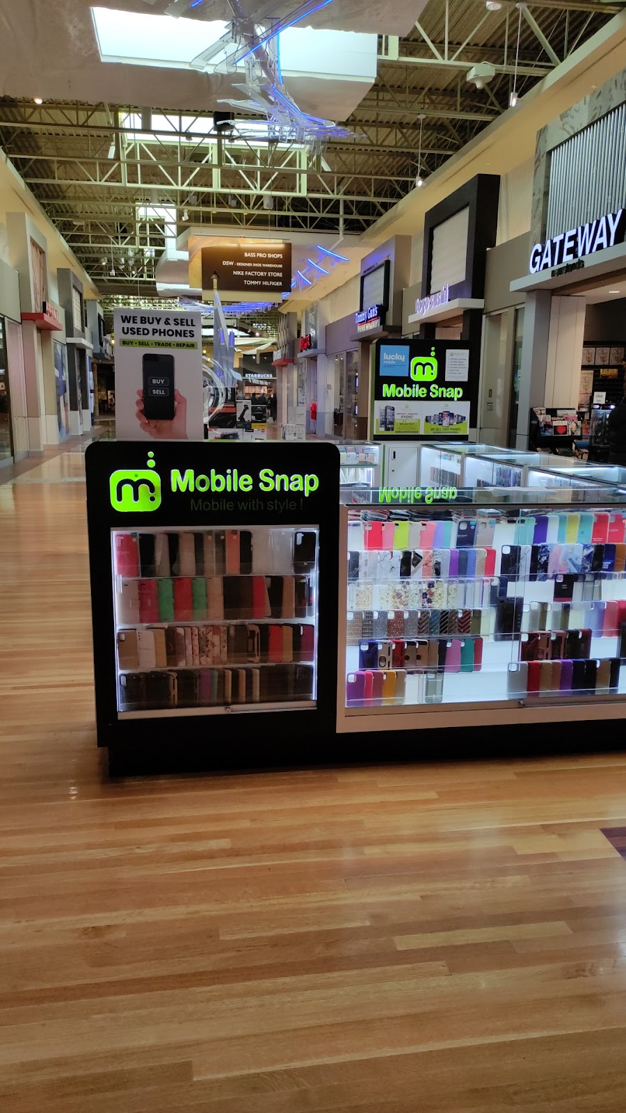 Mobile Snap(Tsawwassen Mills) | 5000 Canoe Pass Way, 6th gate, Delta, BC V4M 0B3, Canada | Phone: (236) 887-6351