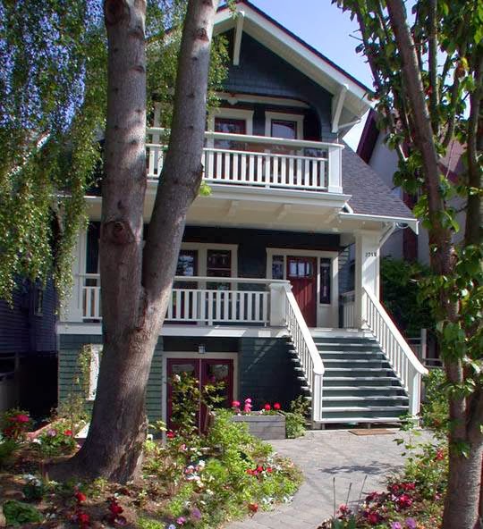 Corkscrew Inn | 2735 W 2nd Ave, Vancouver, BC V6K 1K2, Canada | Phone: (604) 733-7276