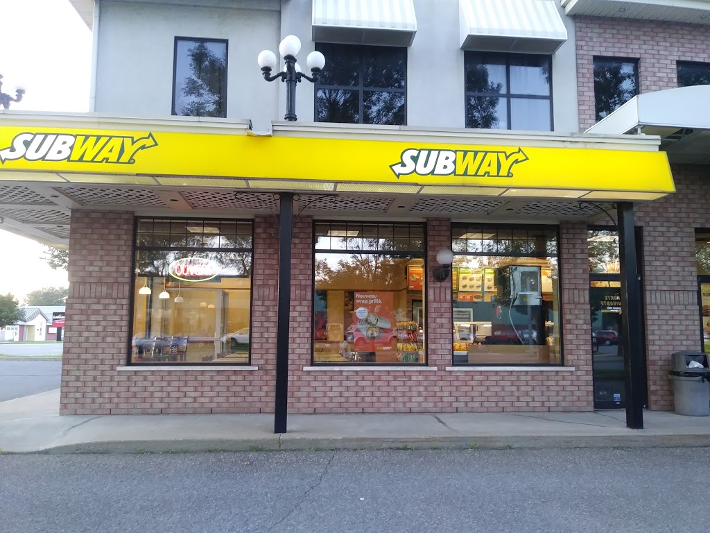 Subway | 230 Boulevard Saint-Jean-Baptiste Suite 101, Châteauguay, QC J6K 3B8, Canada | Phone: (450) 699-5808