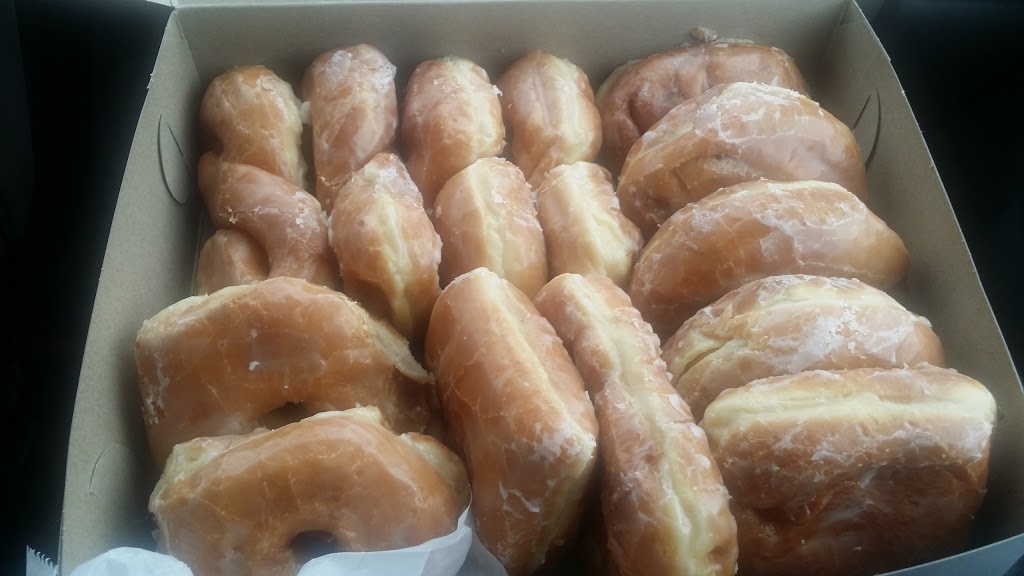 Famous Doughnuts | 3043 Main St, Buffalo, NY 14214, USA | Phone: (716) 834-6356