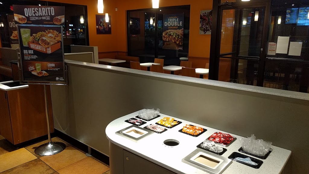 Taco Bell | 6707 Tecumseh Rd E, Windsor, ON N8T 1E7, Canada | Phone: (519) 948-3425