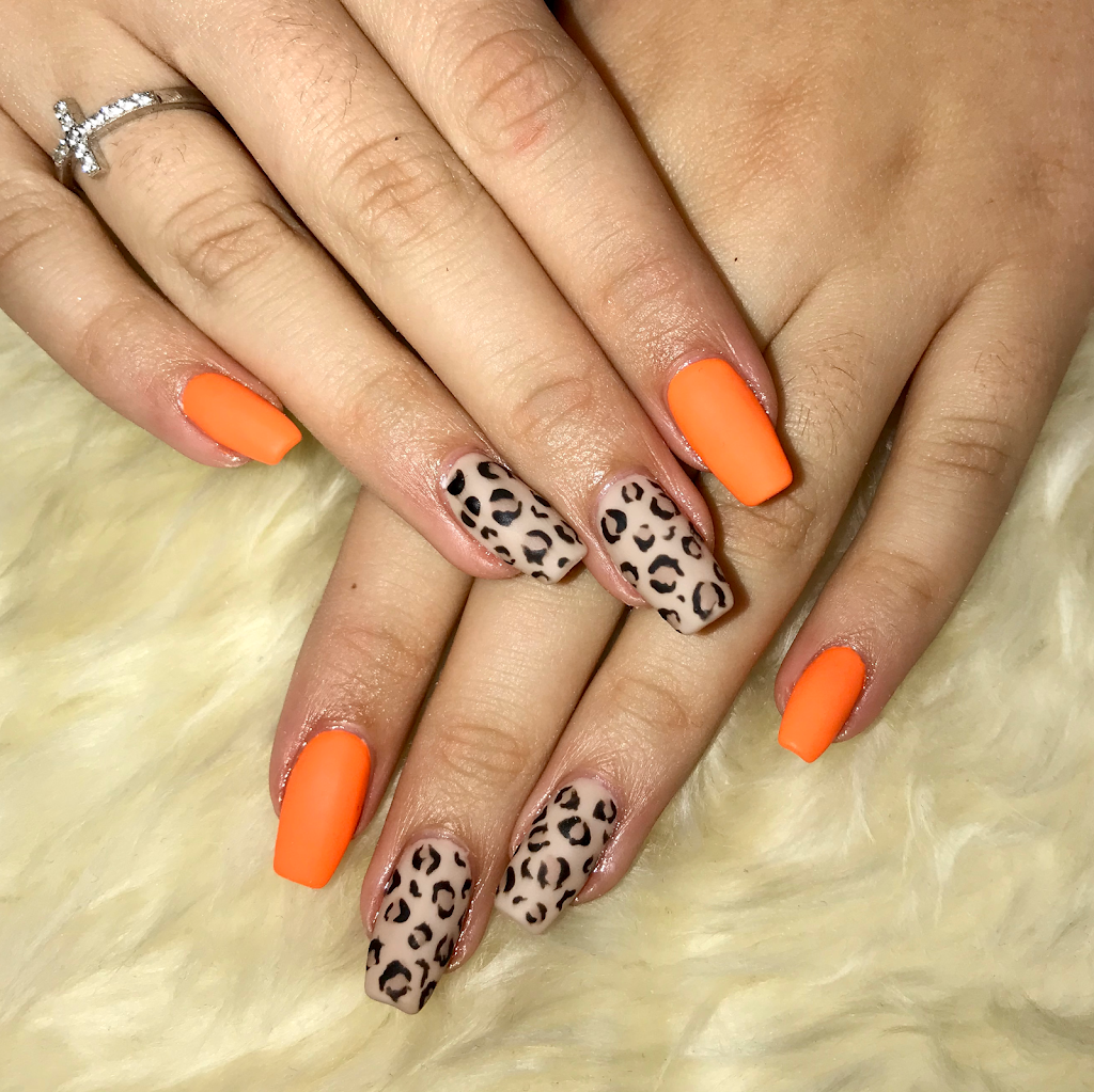 Crystal Nails and Beauty Bar | 560 Copper Creek Dr #3, Markham, ON L6B 0S1, Canada | Phone: (905) 201-5888