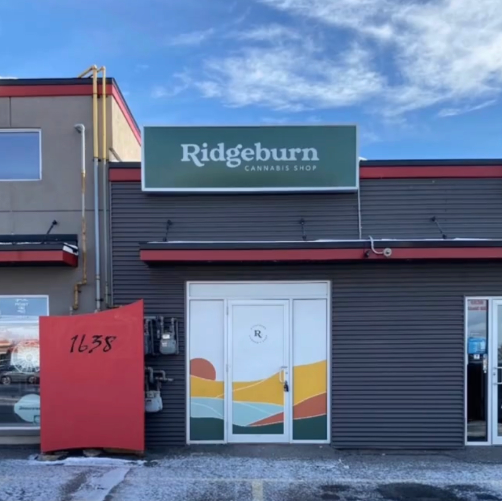 Ridgeburn Cannabis Shop | 1638 Cyrville Rd Unit 6A, Gloucester, ON K1B 3L8, Canada | Phone: (613) 425-9502