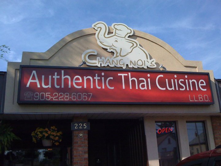 Chang Nois Authentic Thai Cuisine | 225 Queenston St, St. Catharines, ON L2P 2W9, Canada | Phone: (905) 228-6067